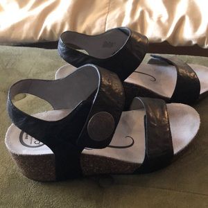 Women’s Abeo black sandals